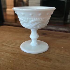 ✨ VINTAGE ✨ Fostoria Wistar Milk Glass with intricate Leaf and Star designs